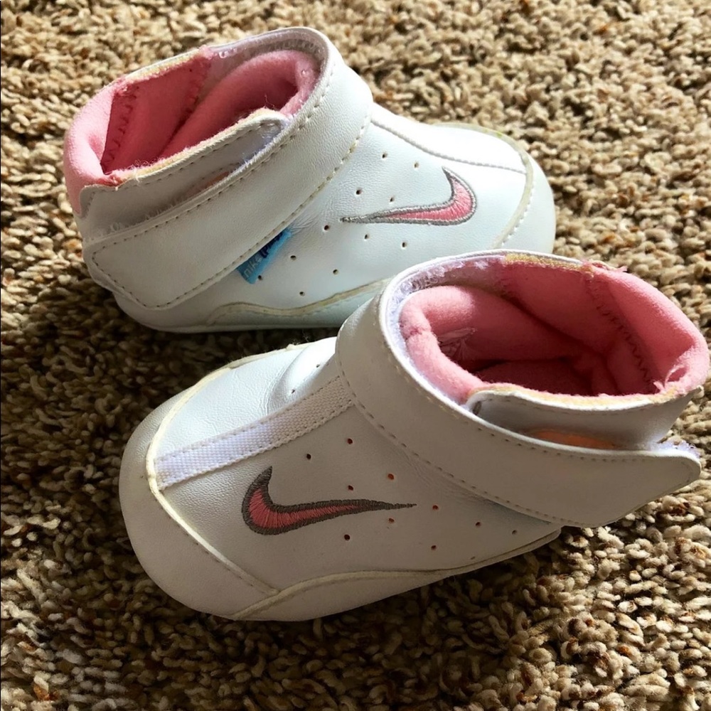 Girls crib shoes
